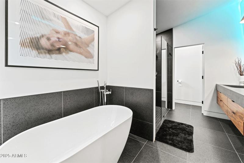 Untitled-1_0048_akb04695_0012_akb04783(1