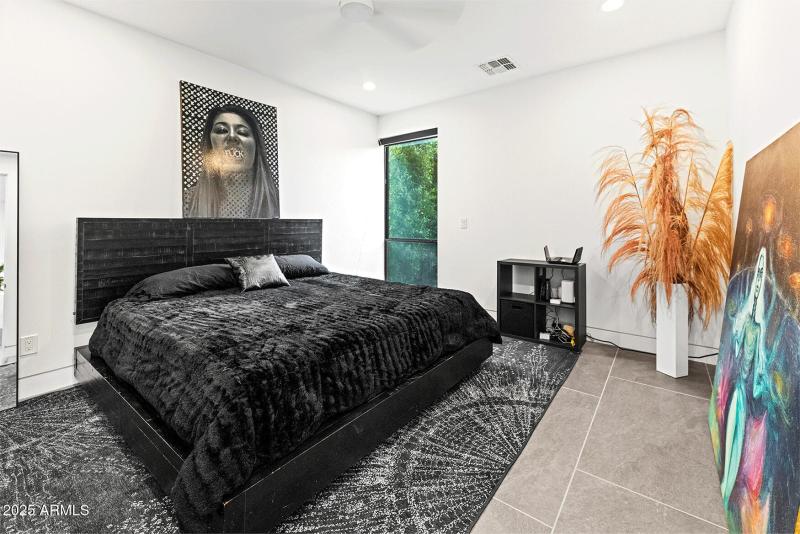 Untitled-1_0042_akb04695_0017_akb04761