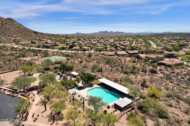 64-web-or-mls-34713-n-24th-ln