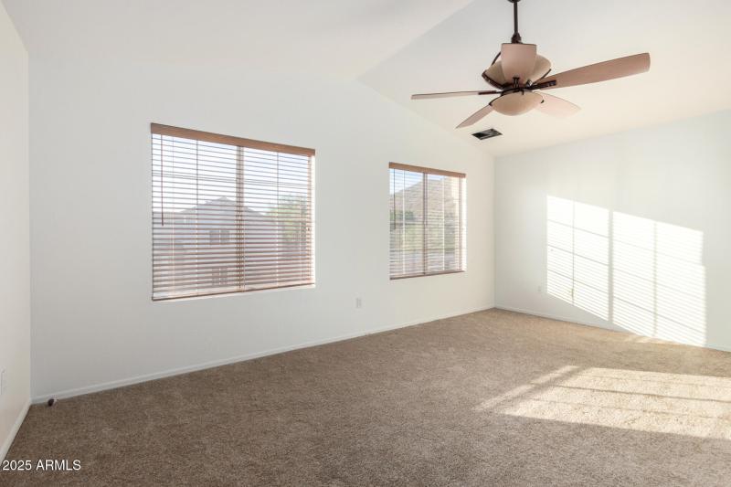 Primary bedroom w/lots of light