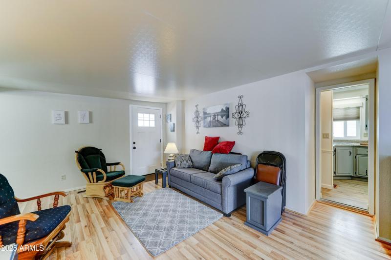 Queen size sleeper in AZ room