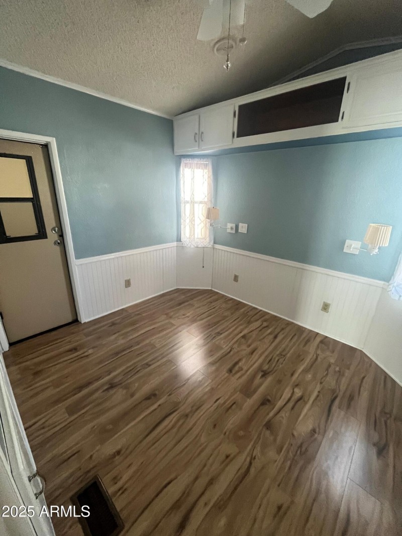 BEDROOM2