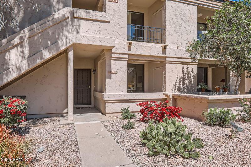 Exterior Front Entry