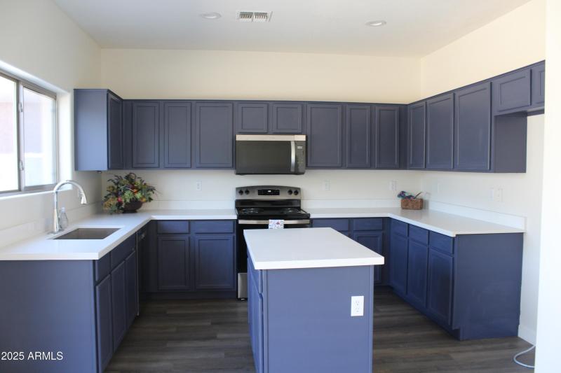 Updated Kitchen with new appliances