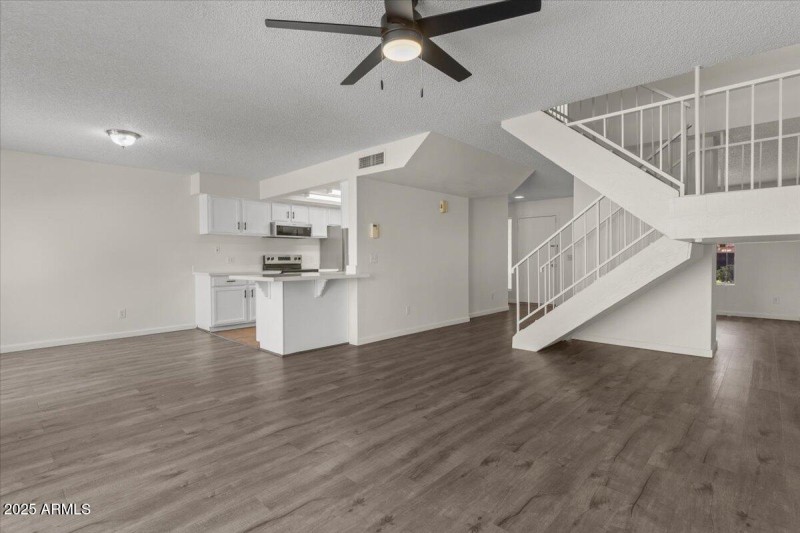 13-Family Room & Kitchen