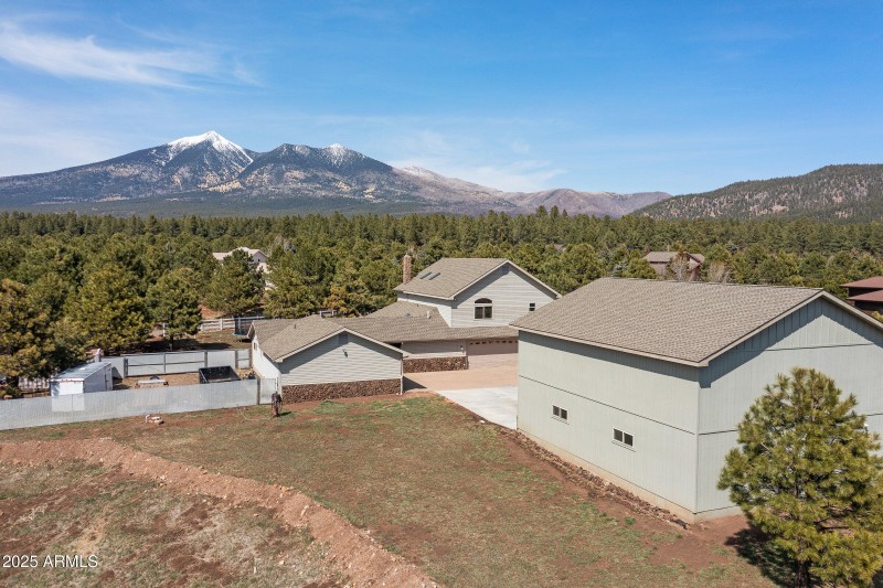 018_2705_w_creighton_dr-18_518