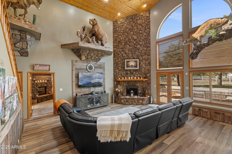 023_2705_w_creighton_dr-23_914