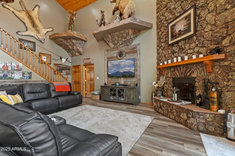 024_2705_w_creighton_dr-24_992