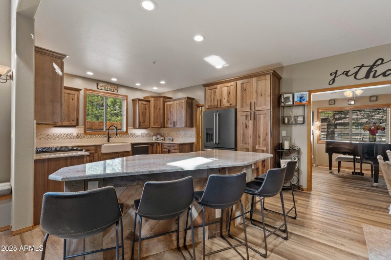 025_2705_w_creighton_dr-25_386