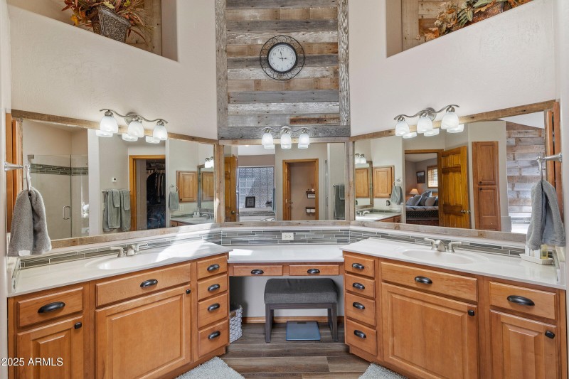 034_2705_w_creighton_dr-34_638