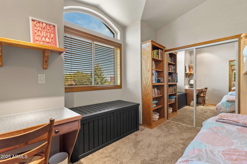 048_2705_w_creighton_dr-48_400