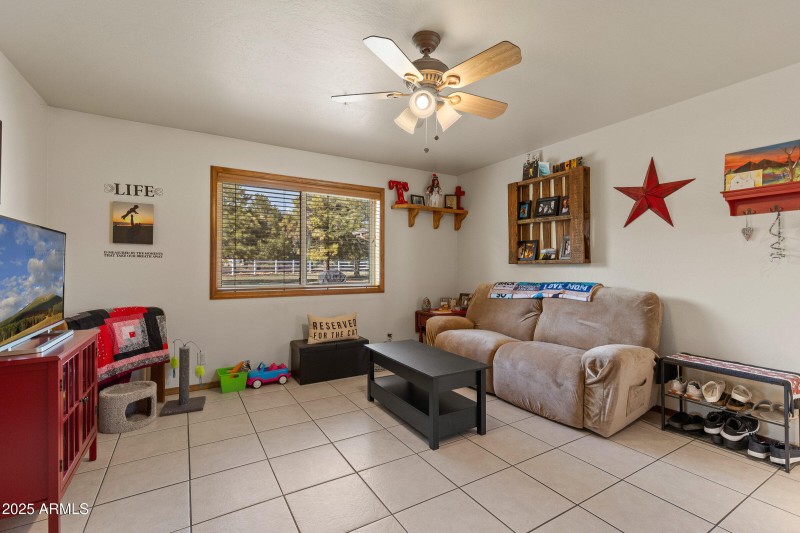 079_2705_w_creighton_dr-79_72