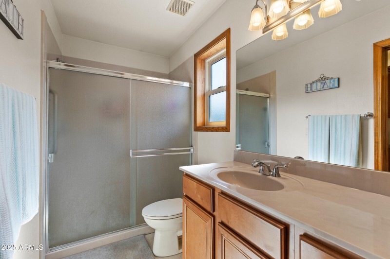 084_2705_w_creighton_dr-84_970