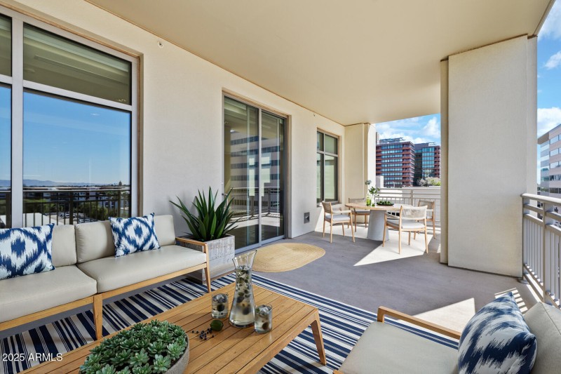 2211 E Camelback Rd - 339