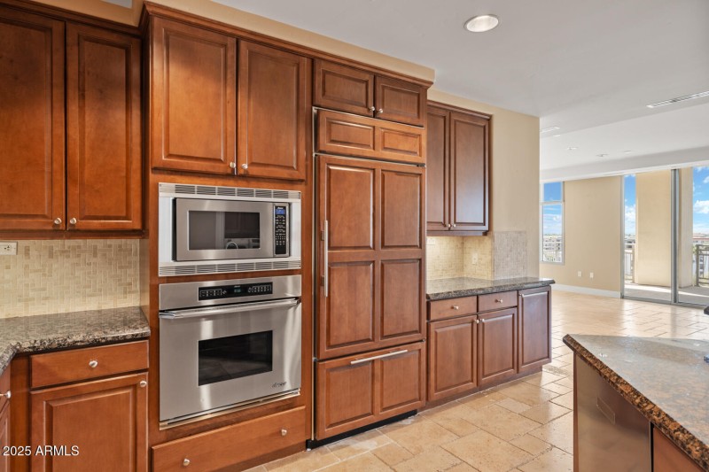 2211 E Camelback Rd - 249