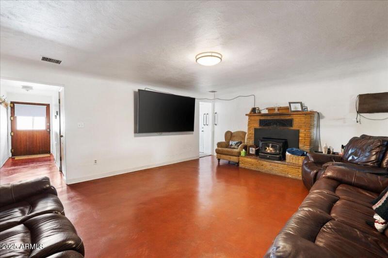 Living Room - 1414 N. State Route 89