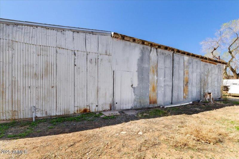 Garage - 1414 N. State Route 89