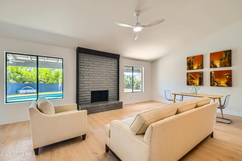 15258 N Del Ray Living Room 3