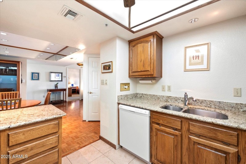 STAINLESS STEEL DOUBLE SINK