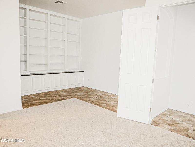 primary bedroom office space