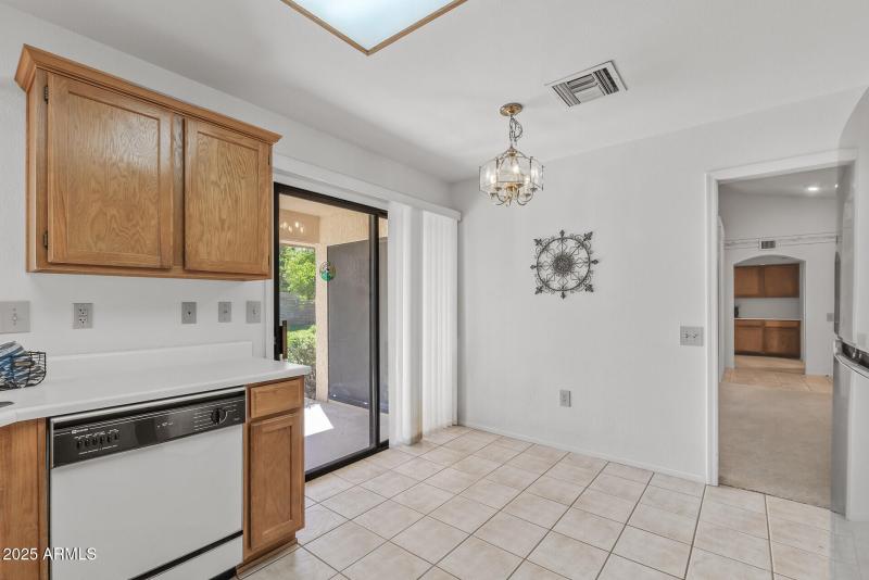 Breakfast Table area