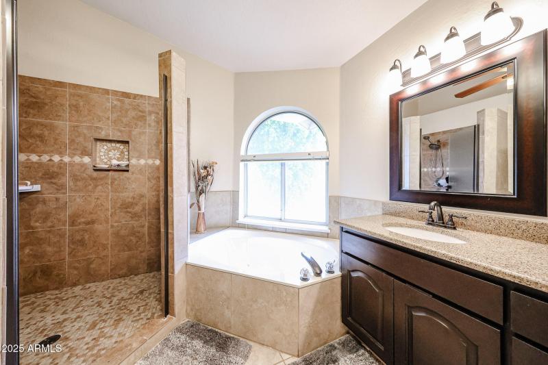 Large walk in shower and garden tub in p