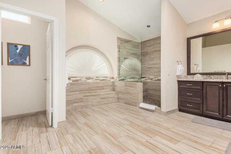 20230404211136840168000000-o