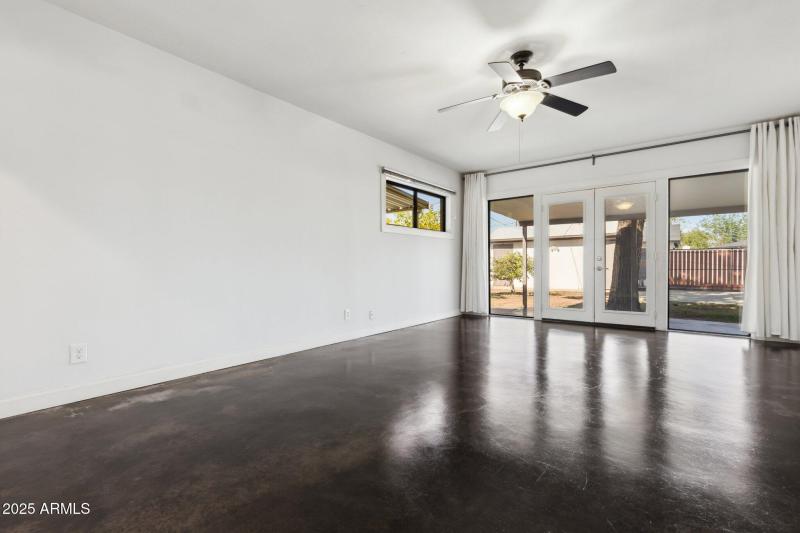 4-web-or-mls-2740-n-21st-dr