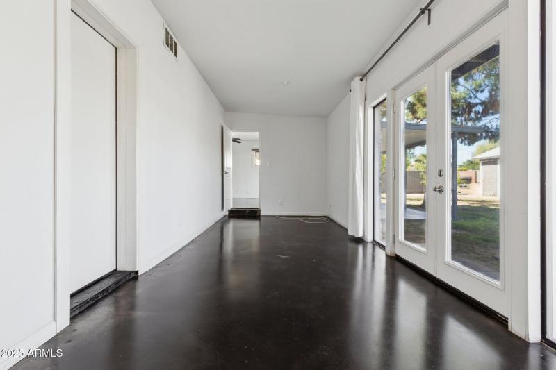 18-web-or-mls-2740-n-21st-dr