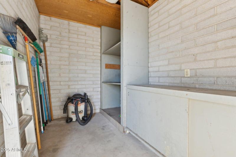 30-web-or-mls-2740-n-21st-dr