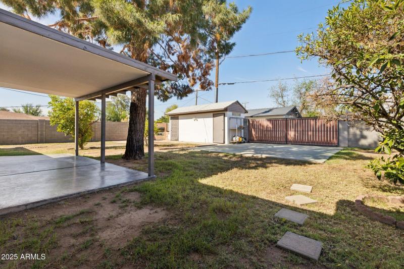 36-web-or-mls-2740-n-21st-dr