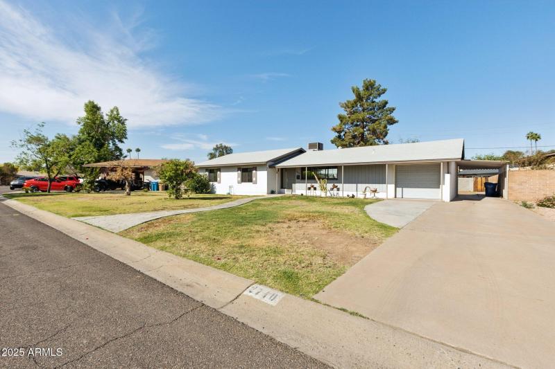 3-web-or-mls-2740-n-21st-dr