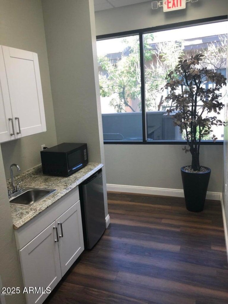 20201009214425013257000000-o