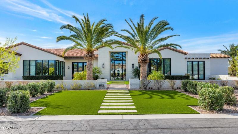 5353 E Sanna St-large-006-014-5353 E San