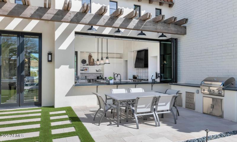 5353 E Sanna St-large-018-011-5353 E San