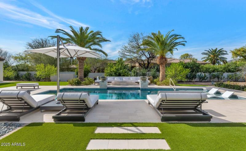 5353 E Sanna St-large-042-018-5353 E San