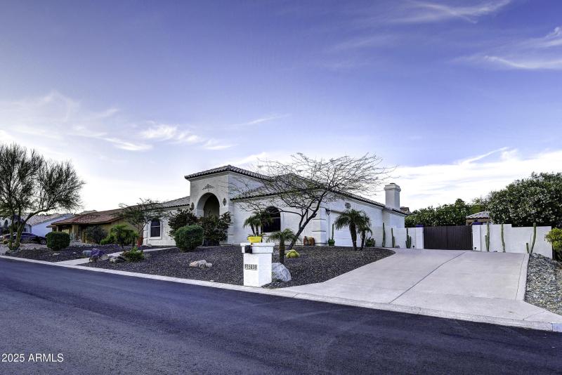 15038 E Marathon Dr (4)