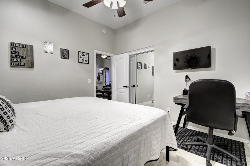 15038 E Marathon Dr (43)