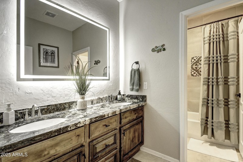 15038 E Marathon Dr (46)