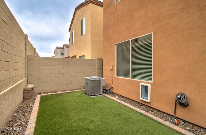 1654 W Redwood Ln -9