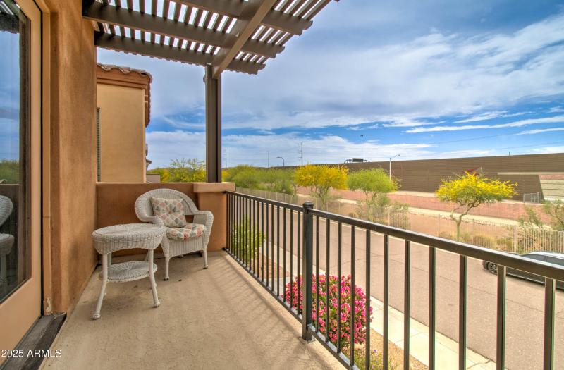 1654 W Redwood Ln -12