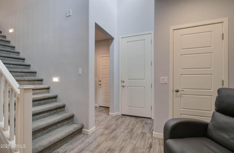 1654 W Redwood Ln -14