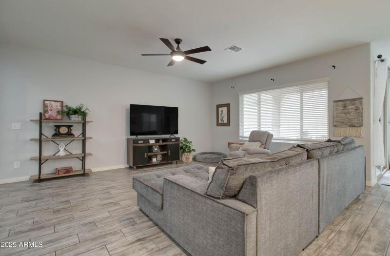 1654 W Redwood Ln -16