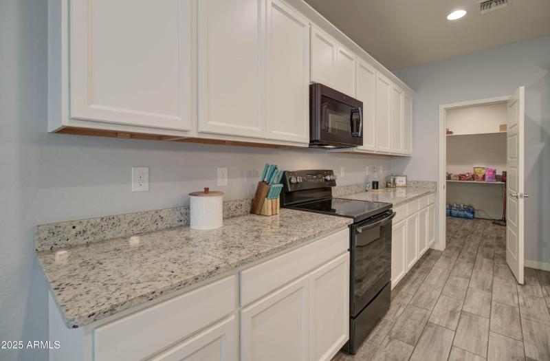 1654 W Redwood Ln -22