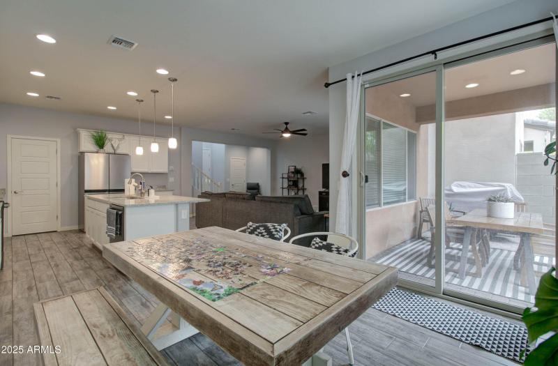 1654 W Redwood Ln -32