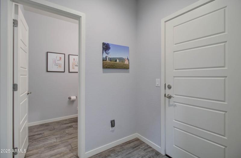 1654 W Redwood Ln -34