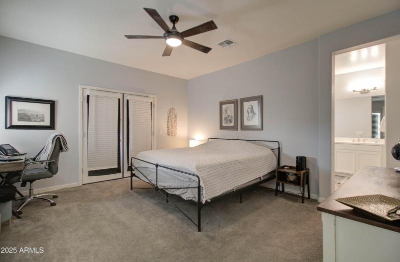 1654 W Redwood Ln -40