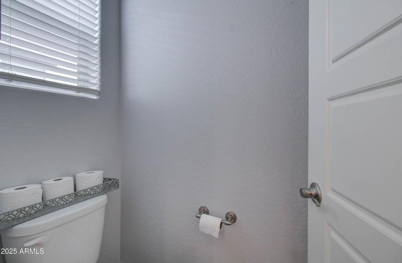 1654 W Redwood Ln -47