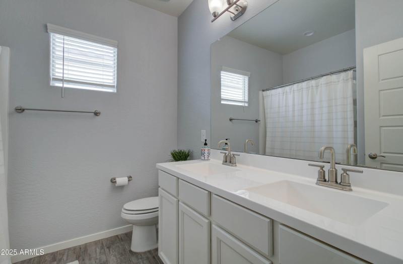 1654 W Redwood Ln -50