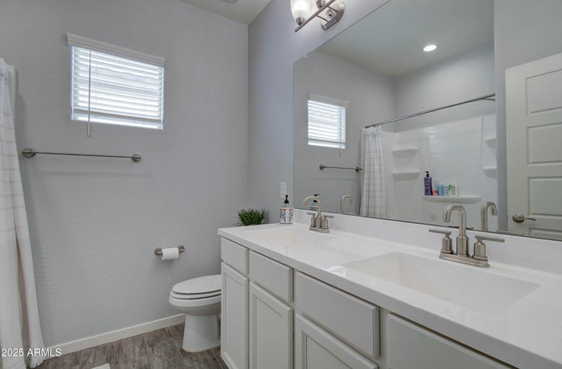 1654 W Redwood Ln -51